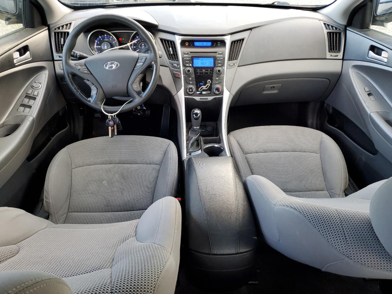 2013 Hyundai Sonata - Image 8
