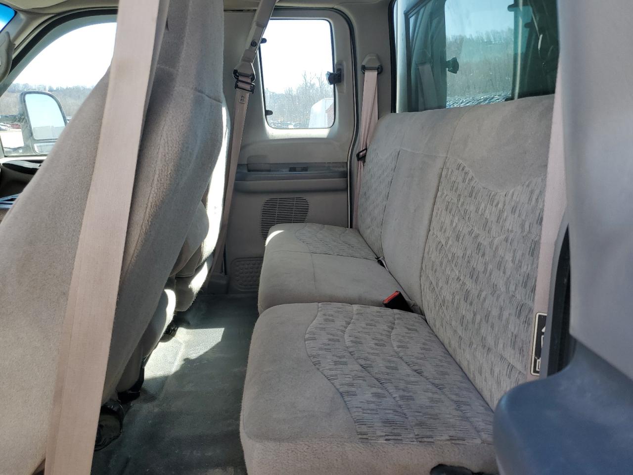 2000 Ford F250 - Image 11