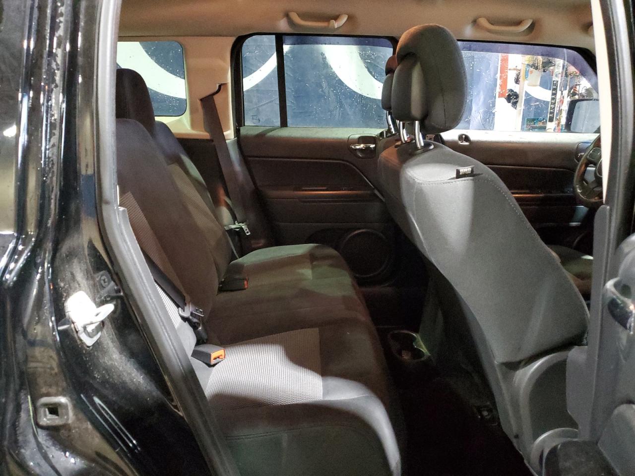2014 Jeep Liberty (Patriot) - Image 11