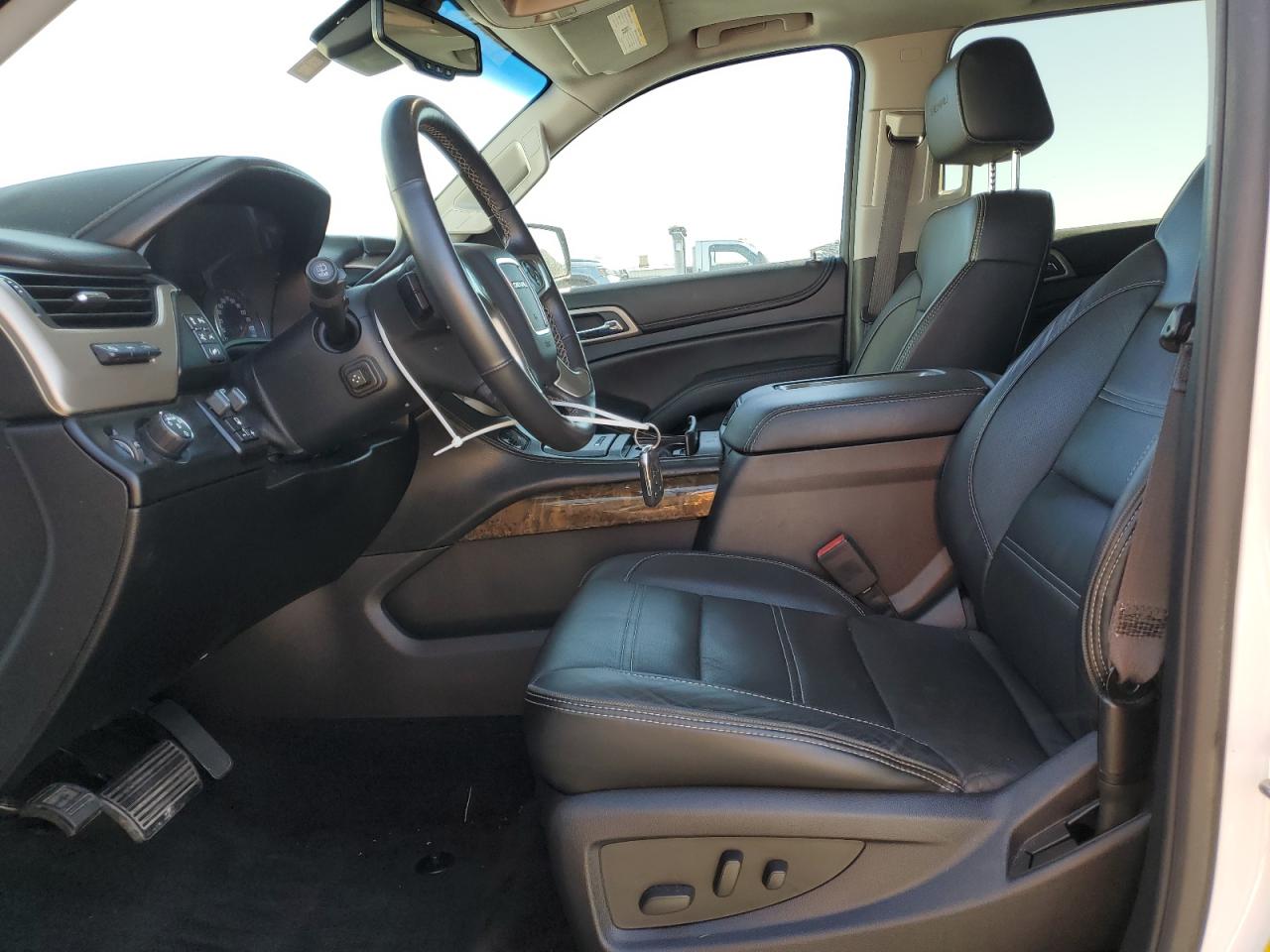 2016 GMC Yukon Xl Denali VIN: 1GKS1HKJ5GR239970 Lot: 46711955