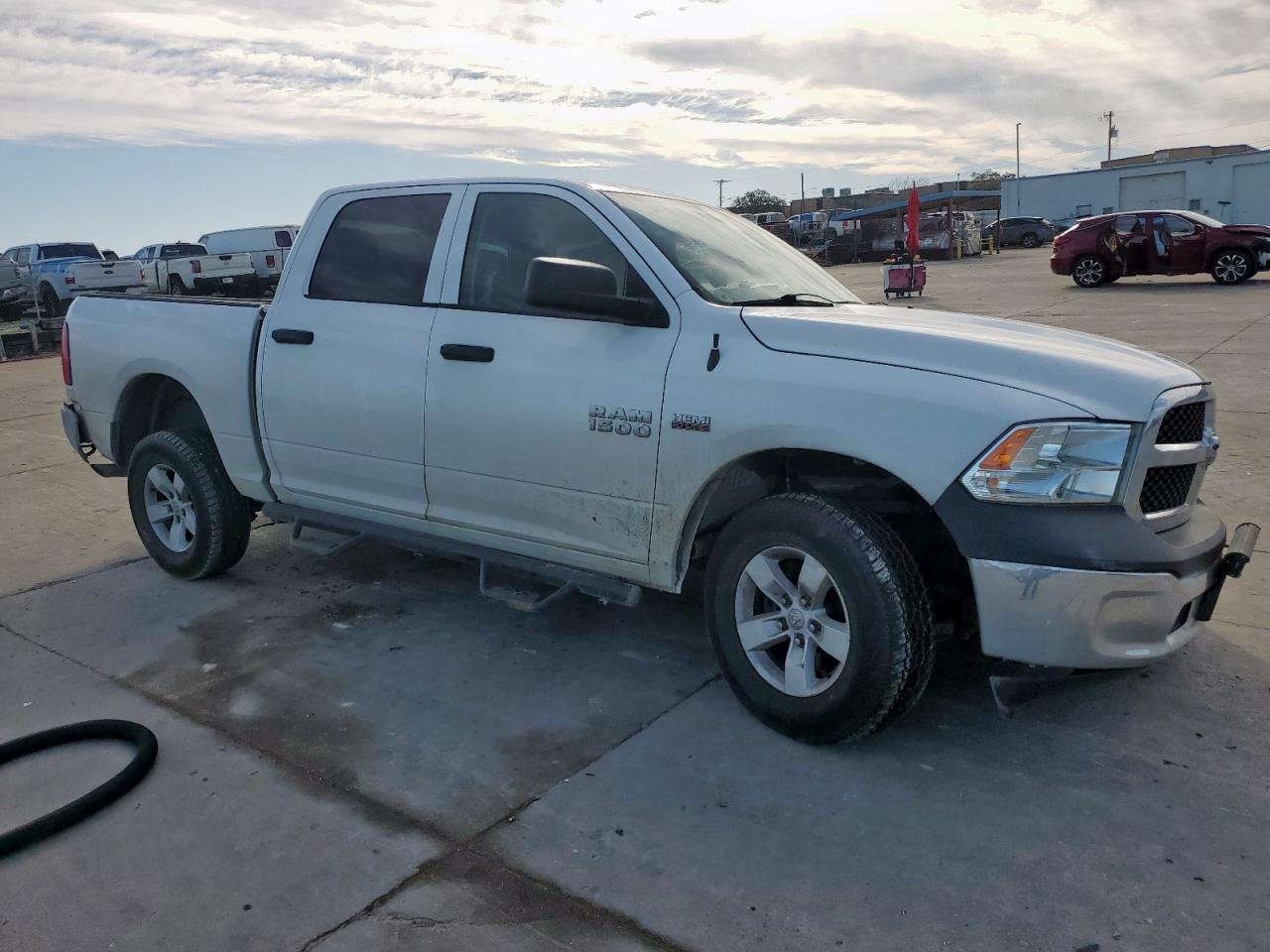 2016 RAM 1500 - Image 4