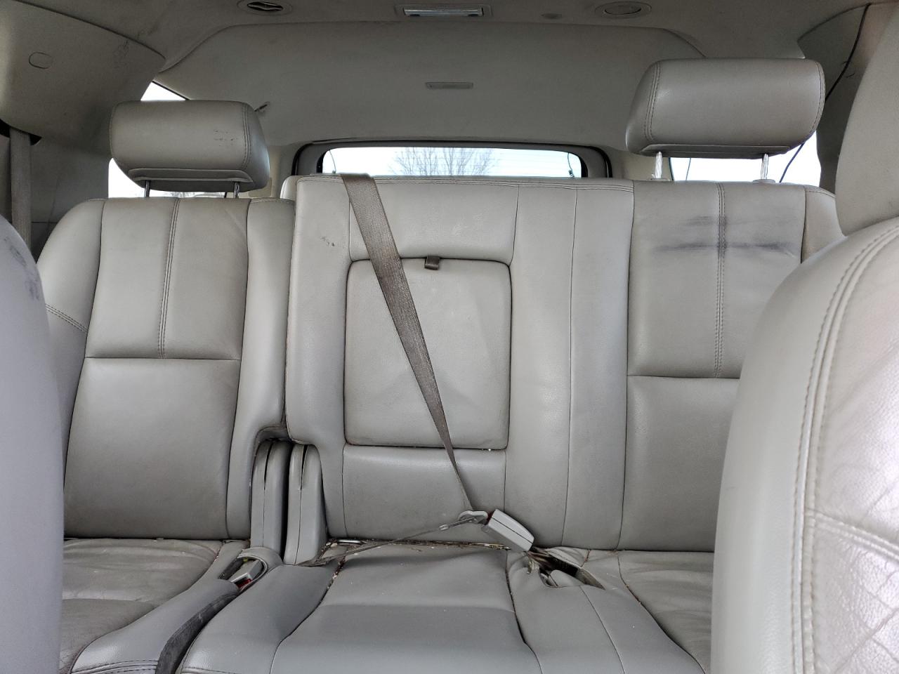 2007 Chevrolet Suburban - Image 10