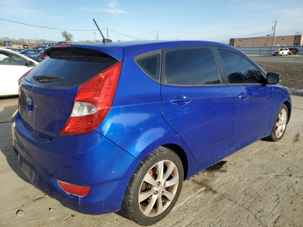 2013 Hyundai Accent - Image 3