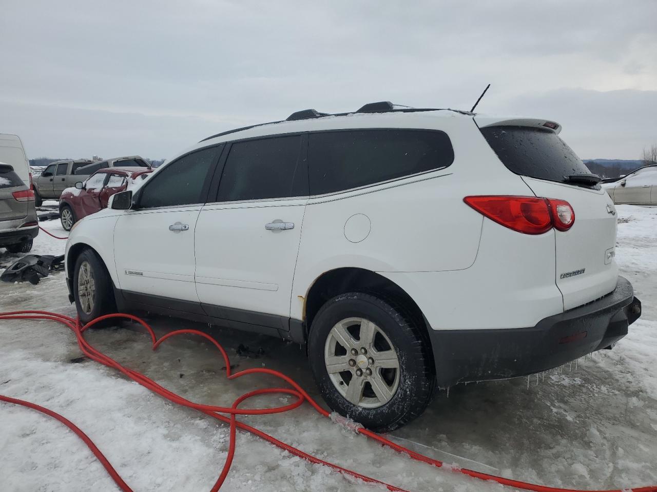 2009 Chevrolet Traverse - Image 2