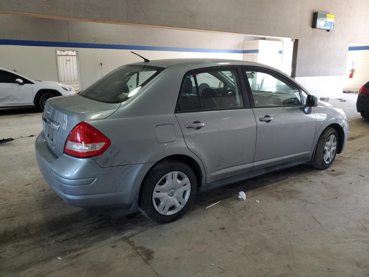 2011 Nissan Versa - Image 3