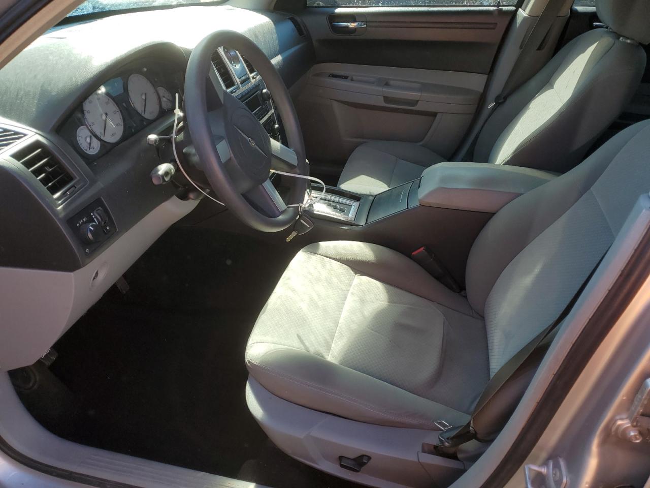 2007 Chrysler 300 - Image 7