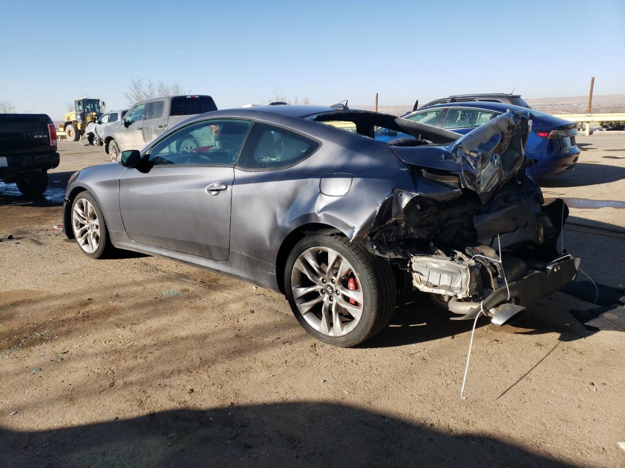 2016 Hyundai Genesis - Image 2
