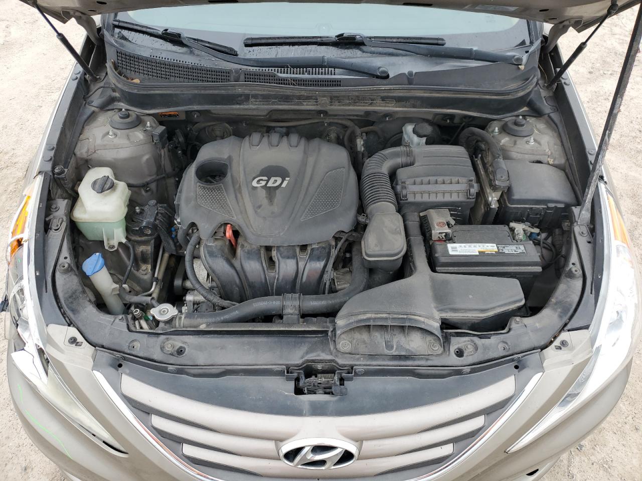 2014 Hyundai Sonata - Image 11