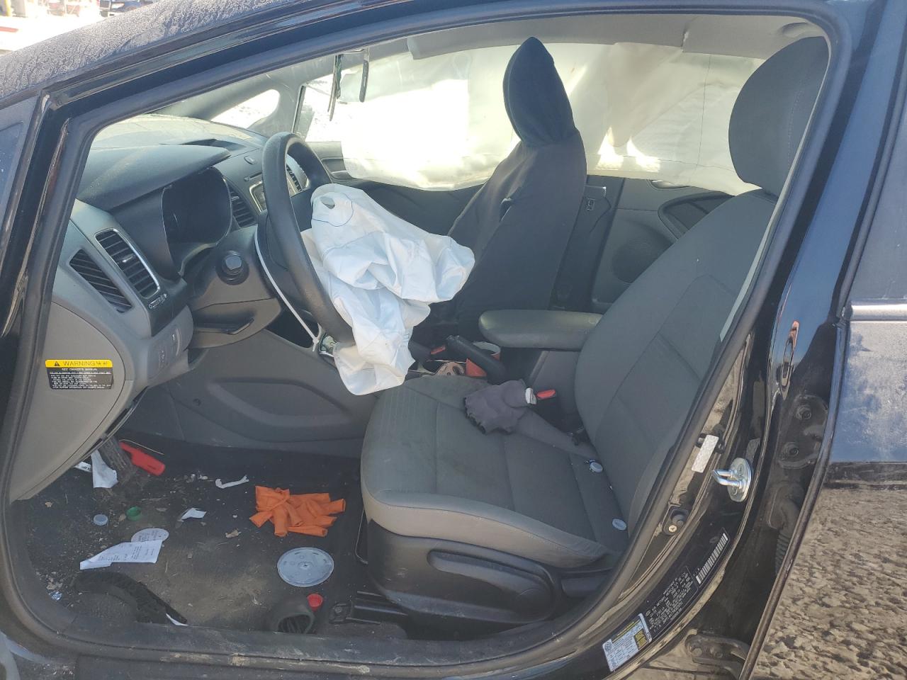 2017 Kia Forte - Image 7