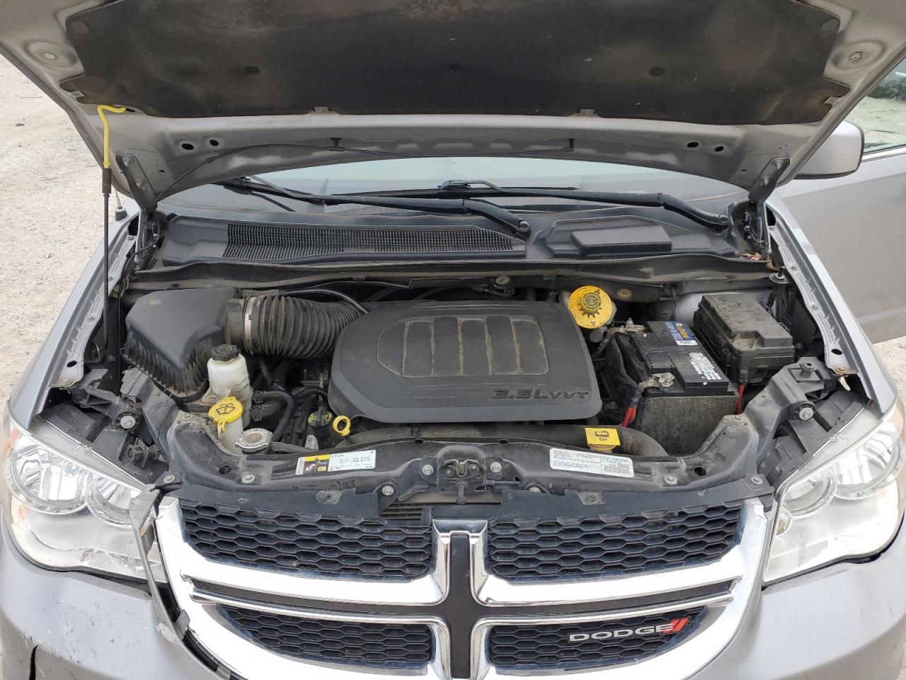 2019 Dodge Caravan - Image 14