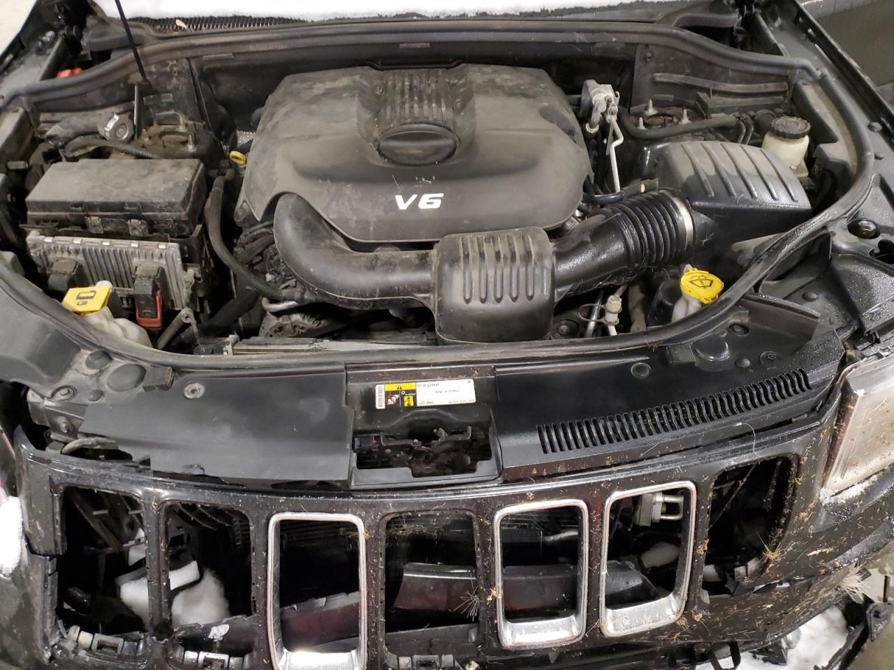 2015 Jeep Grand Cherokee - Image 12