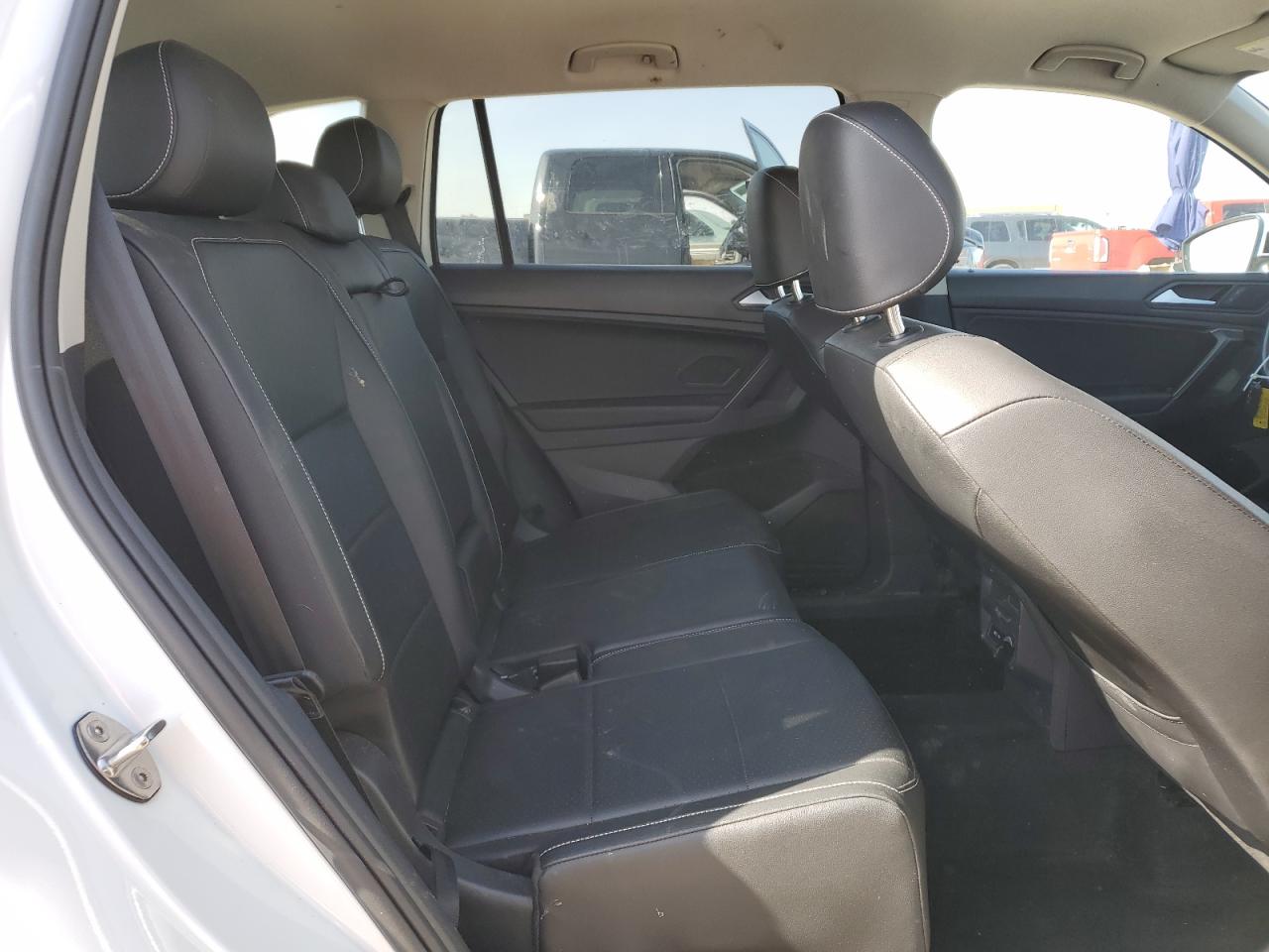2021 Volkswagen Tiguan - Image 11