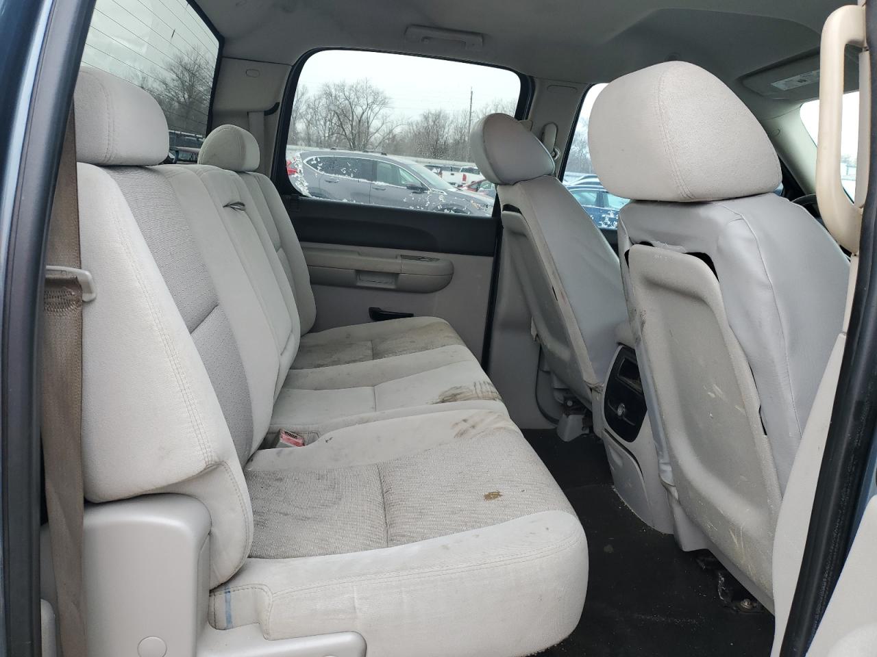 2007 Chevrolet Silverado - Image 11