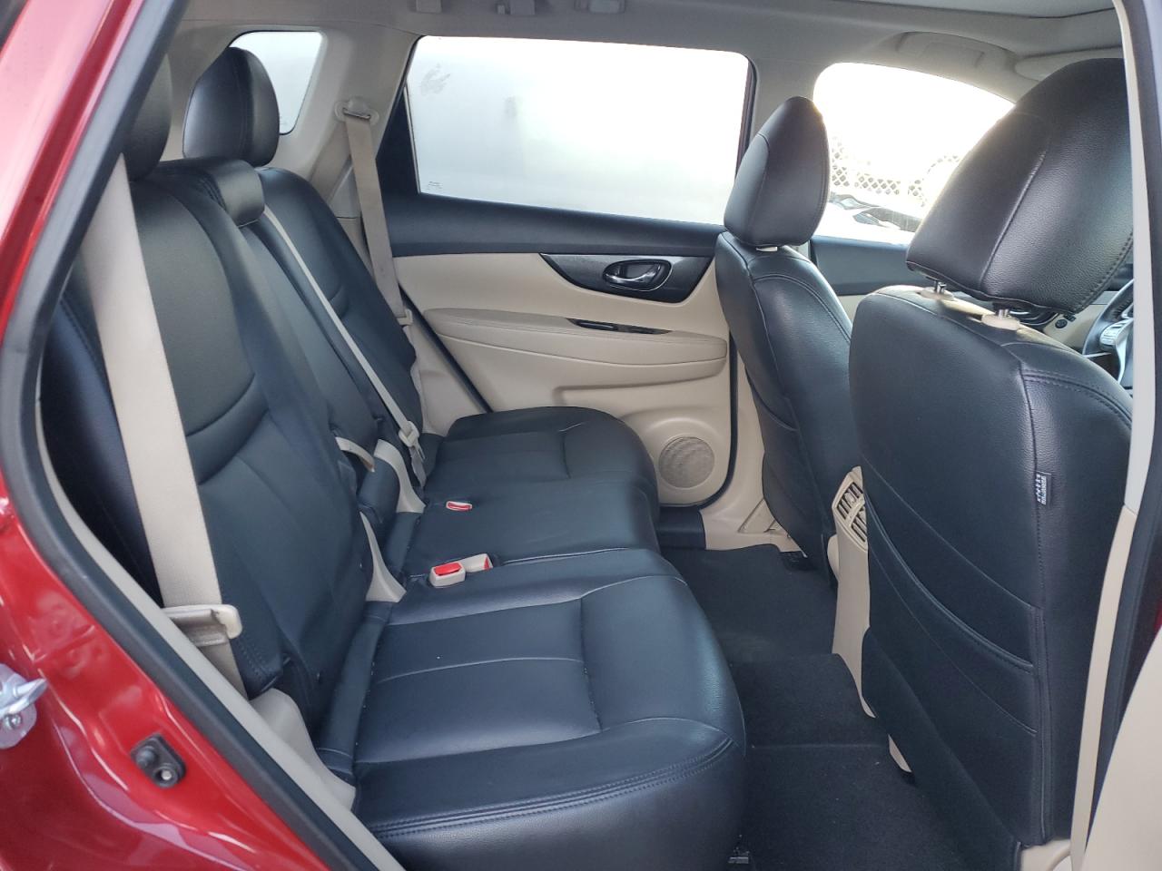 2016 Nissan Rogue - Image 11