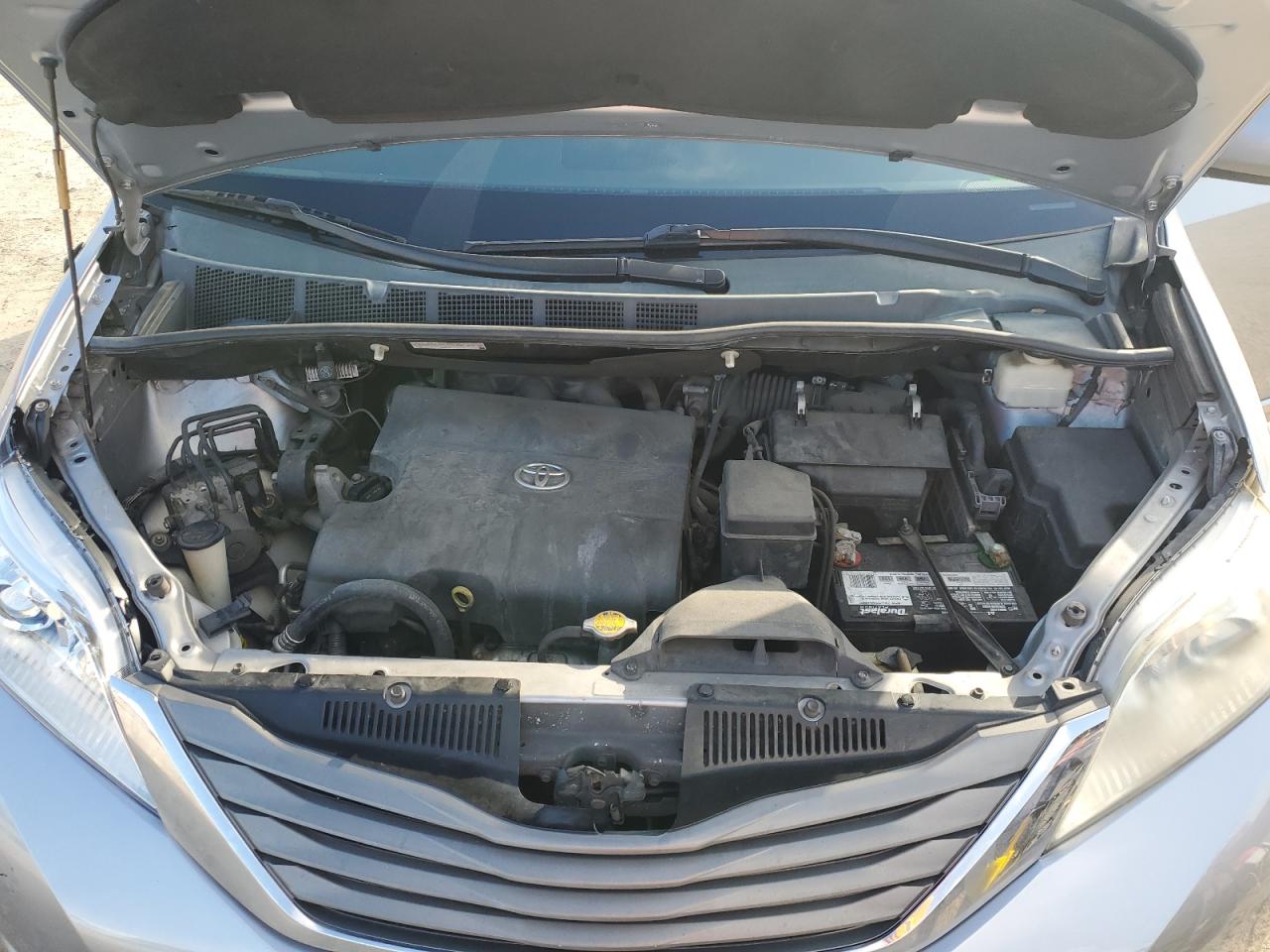 2014 Toyota Sienna - Image 12