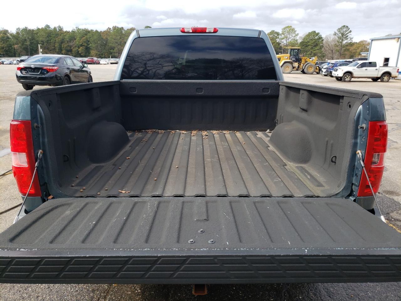 2011 Chevrolet Silverado - Image 6