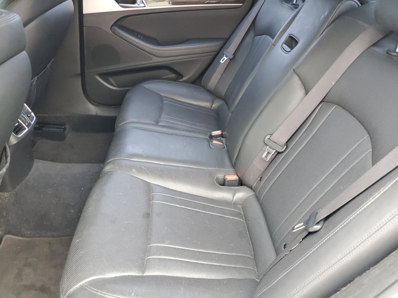 2015 Hyundai Genesis - Image 11