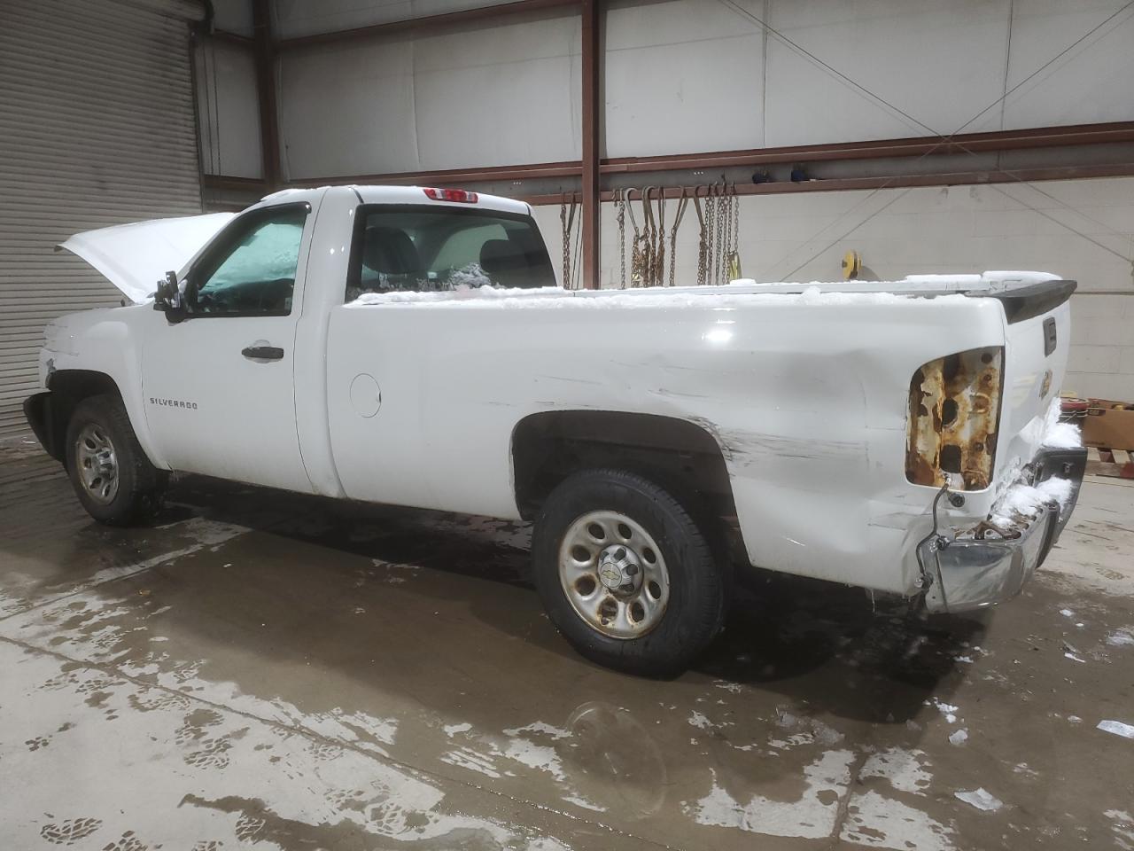2009 Chevrolet Silverado - Image 2