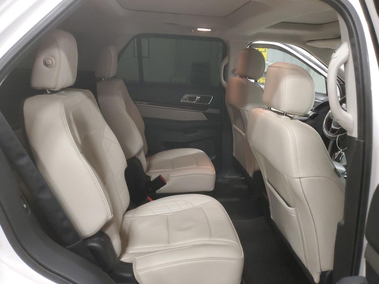 2017 Ford Explorer - Image 11