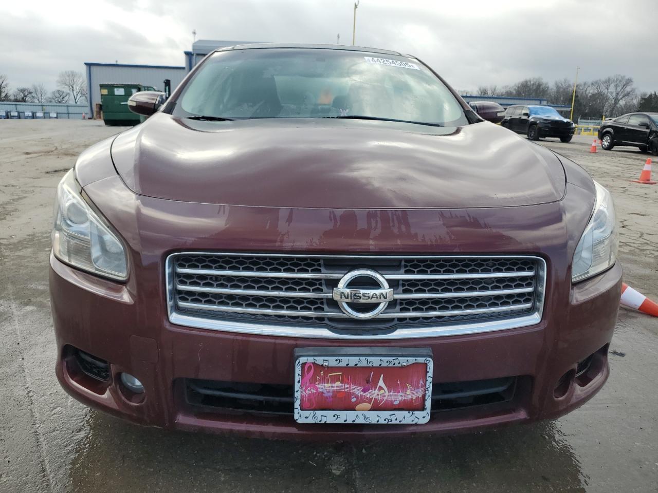 2010 Nissan Maxima - Image 5
