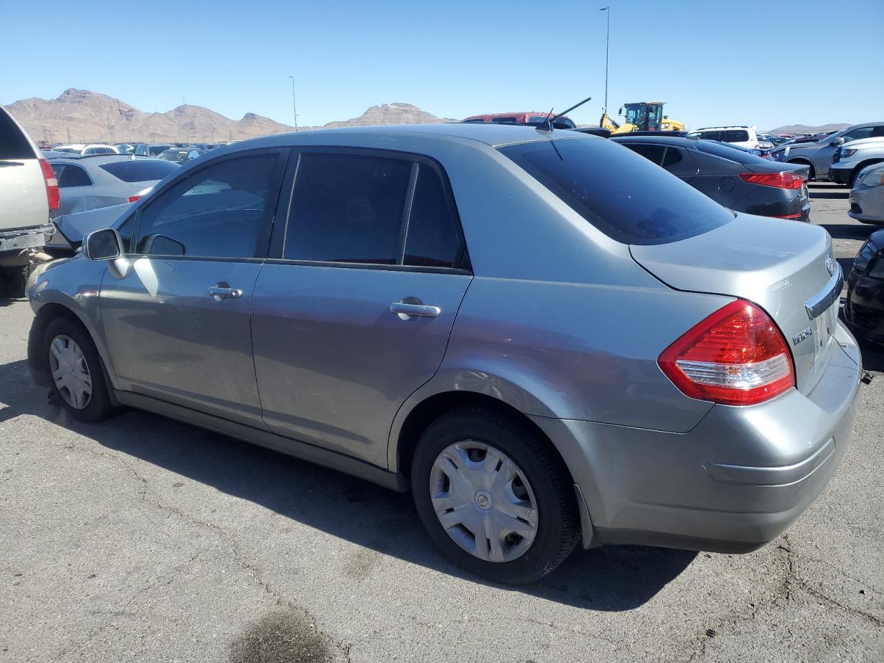 2010 Nissan Versa - Image 2