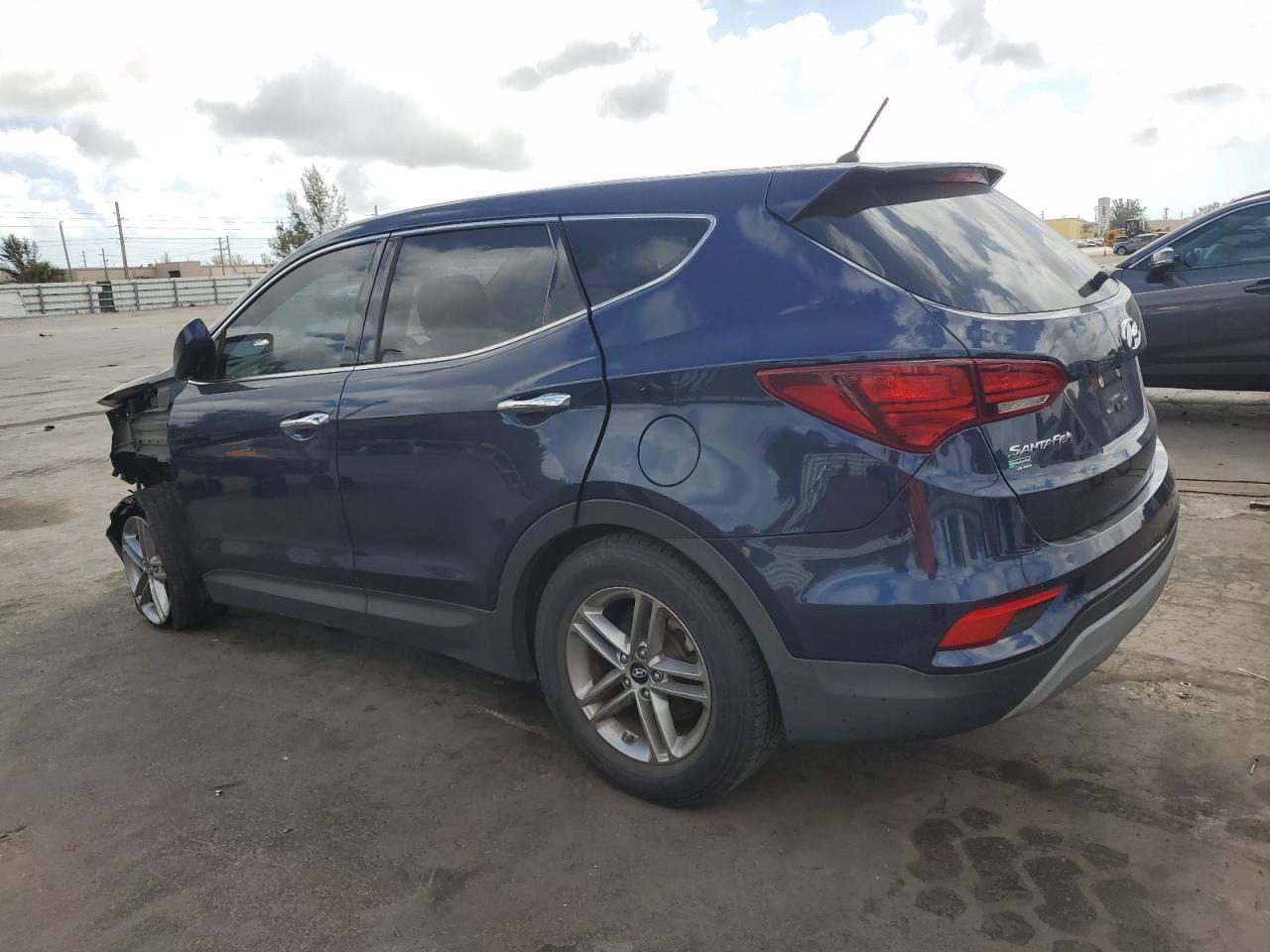 2018 Hyundai Santa Fe - Image 2