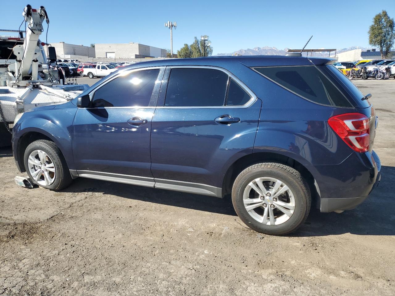 2017 Chevrolet Equinox - Image 2