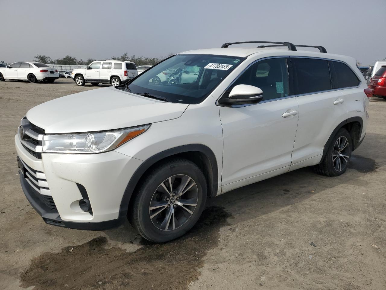 2017 Toyota Highlander - Image 1