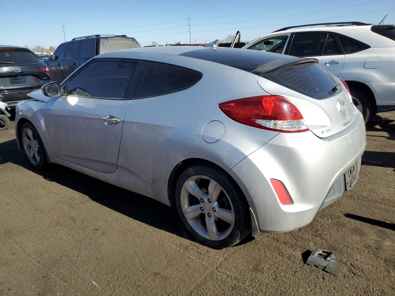 2013 Hyundai Veloster - Image 2