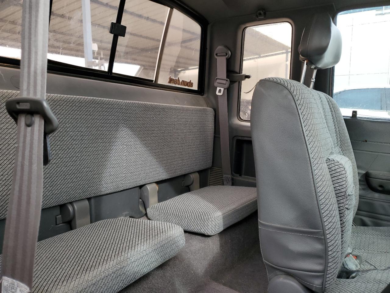 1994 Toyota Pickup - Image 10