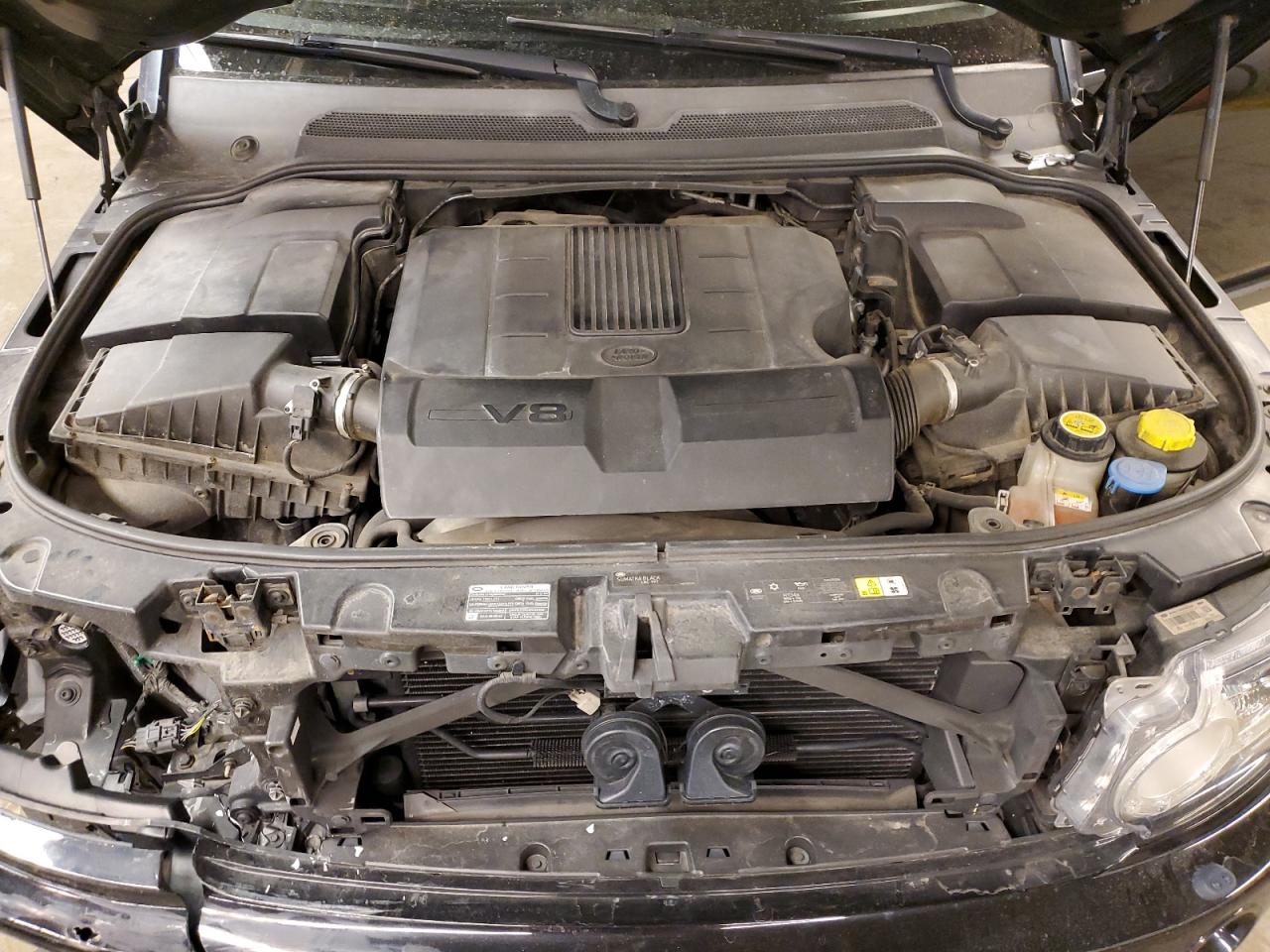 2012 Land Rover LR4 - Image 11
