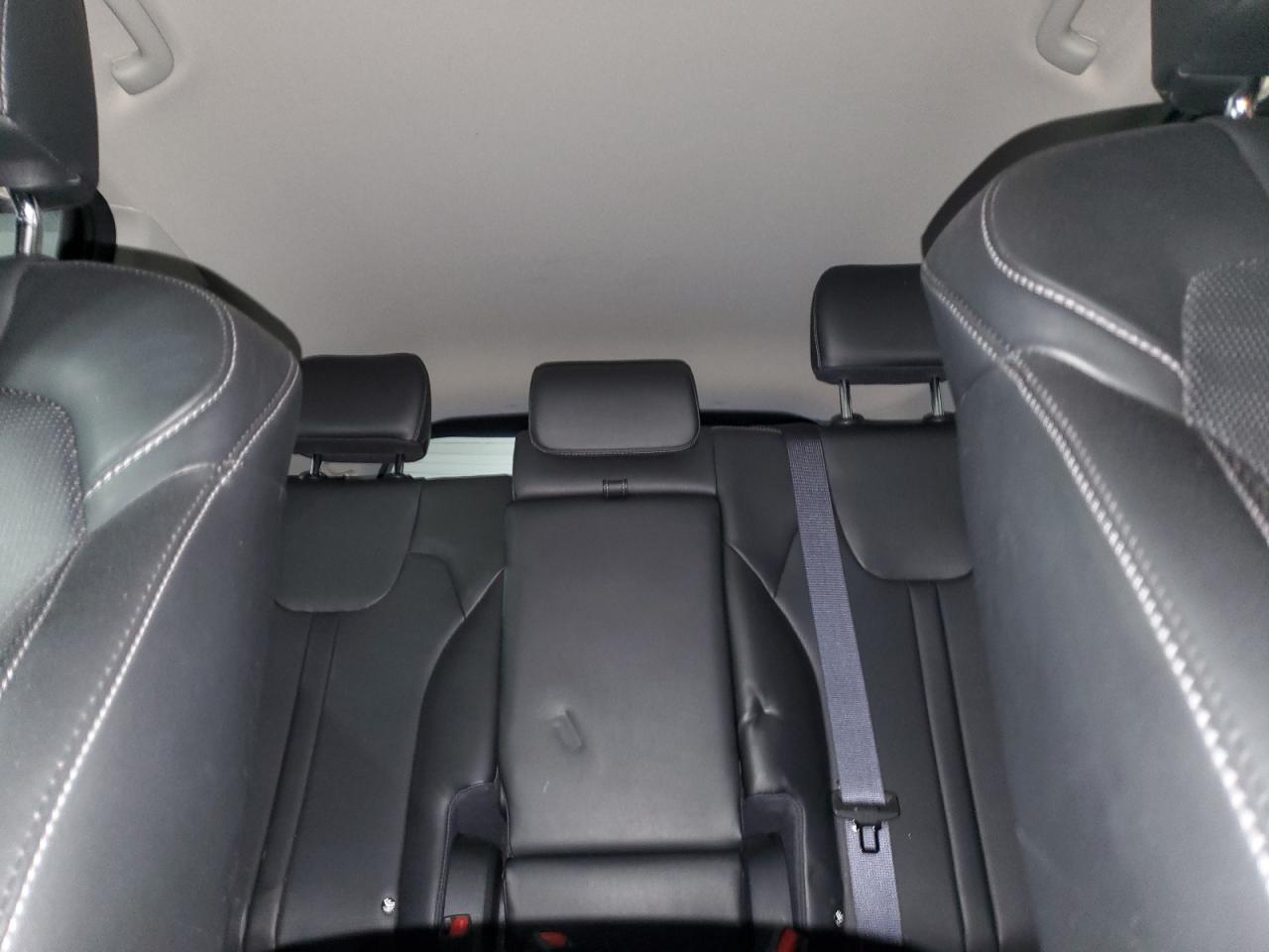 2024 Kia Sorento - Image 10