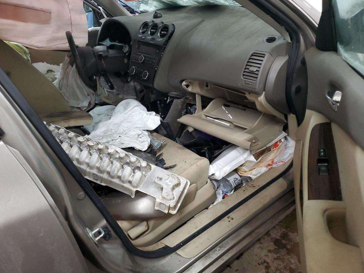 2011 Nissan Altima - Image 8