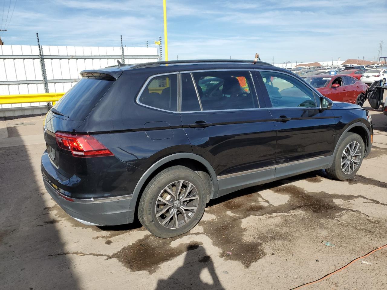 2020 Volkswagen Tiguan - Image 3