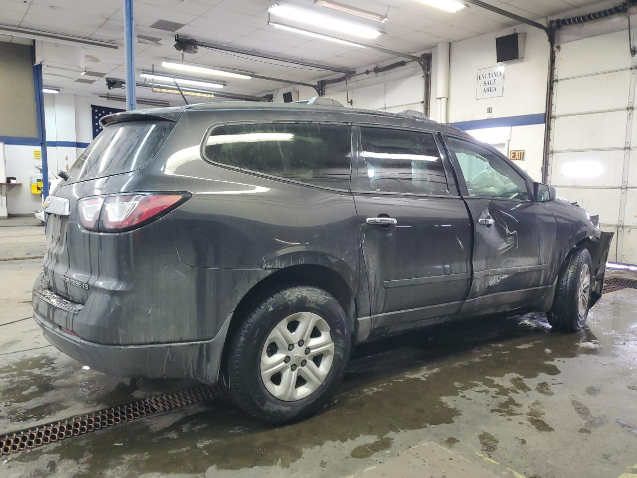 2015 Chevrolet Traverse - Image 3