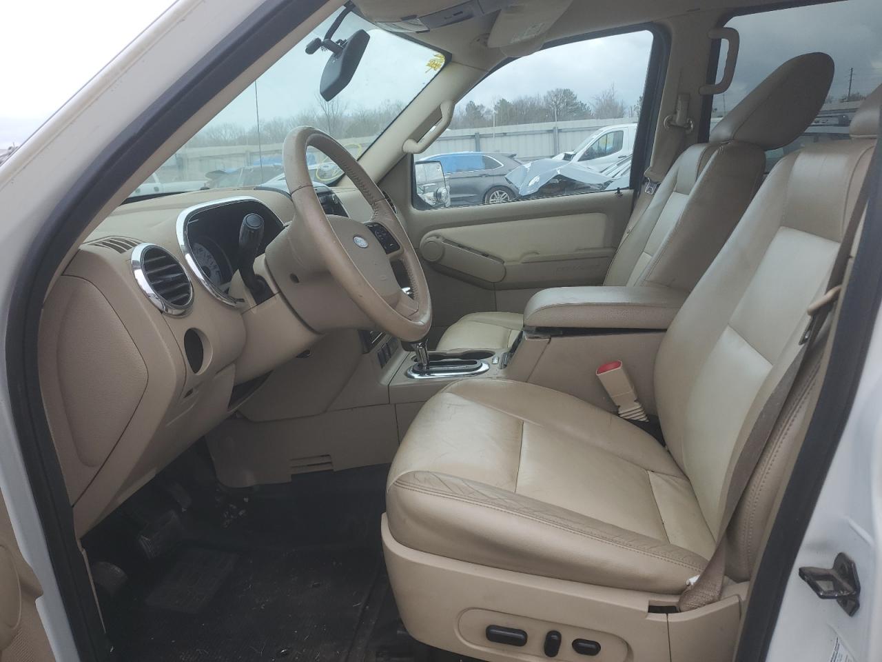 2010 Ford Explorer - Image 7