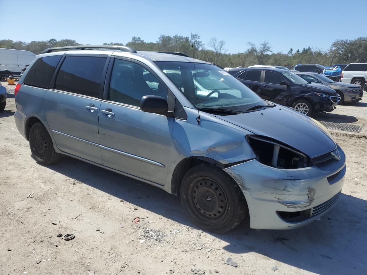 2004 Toyota Sienna - Image 4
