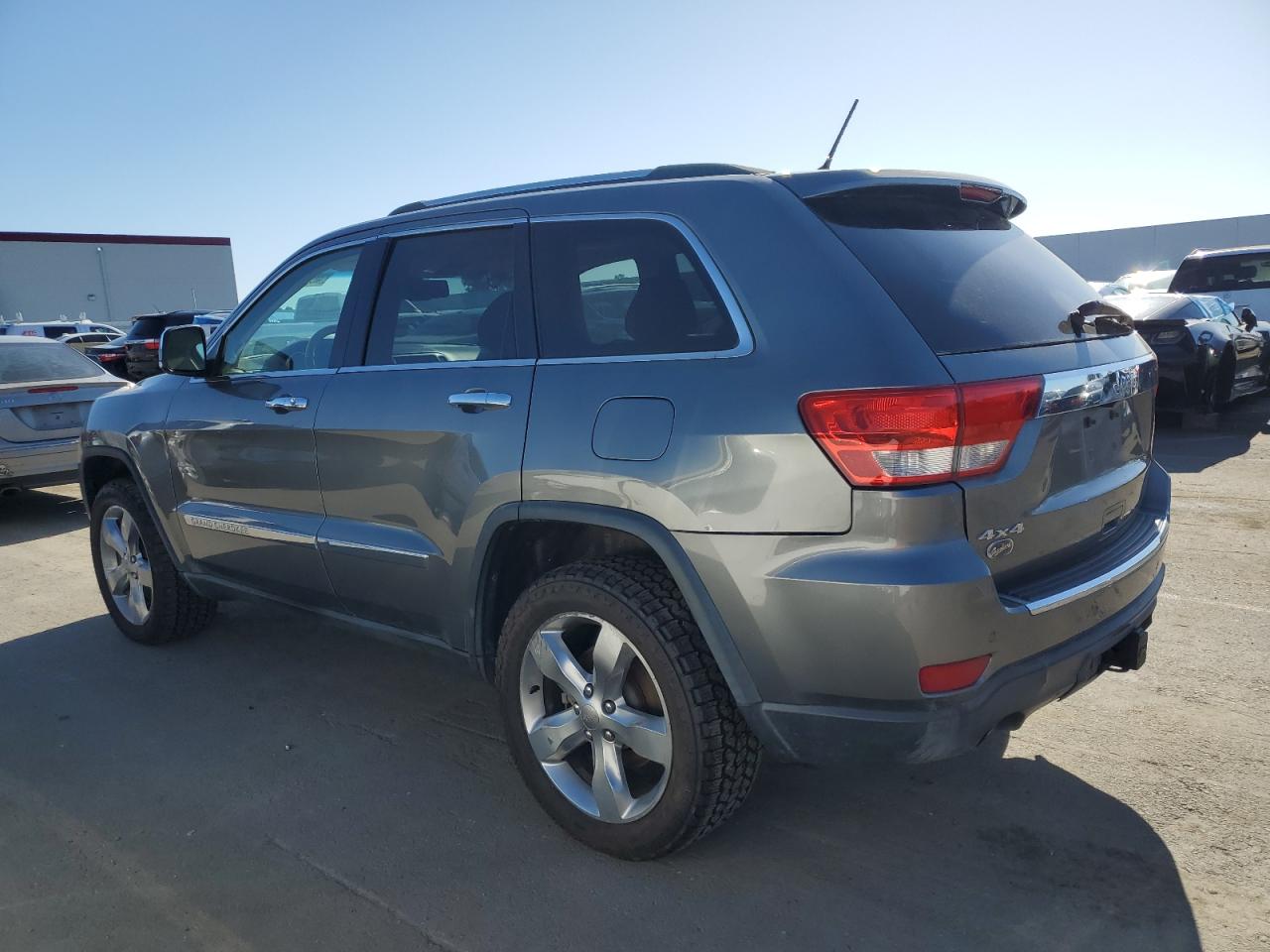 2013 Jeep Grand Cherokee - Image 2