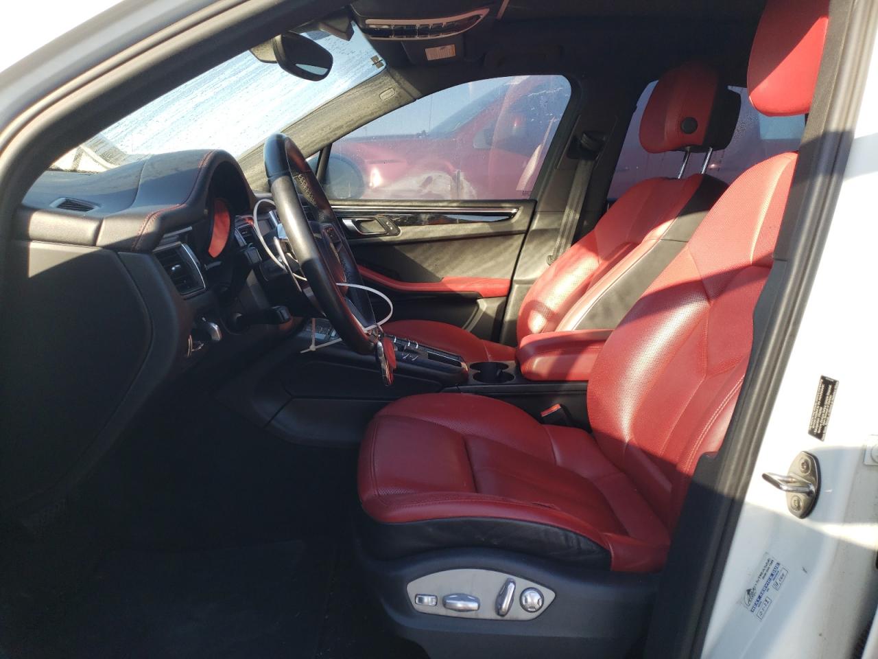 2016 Porsche Macan - Image 7