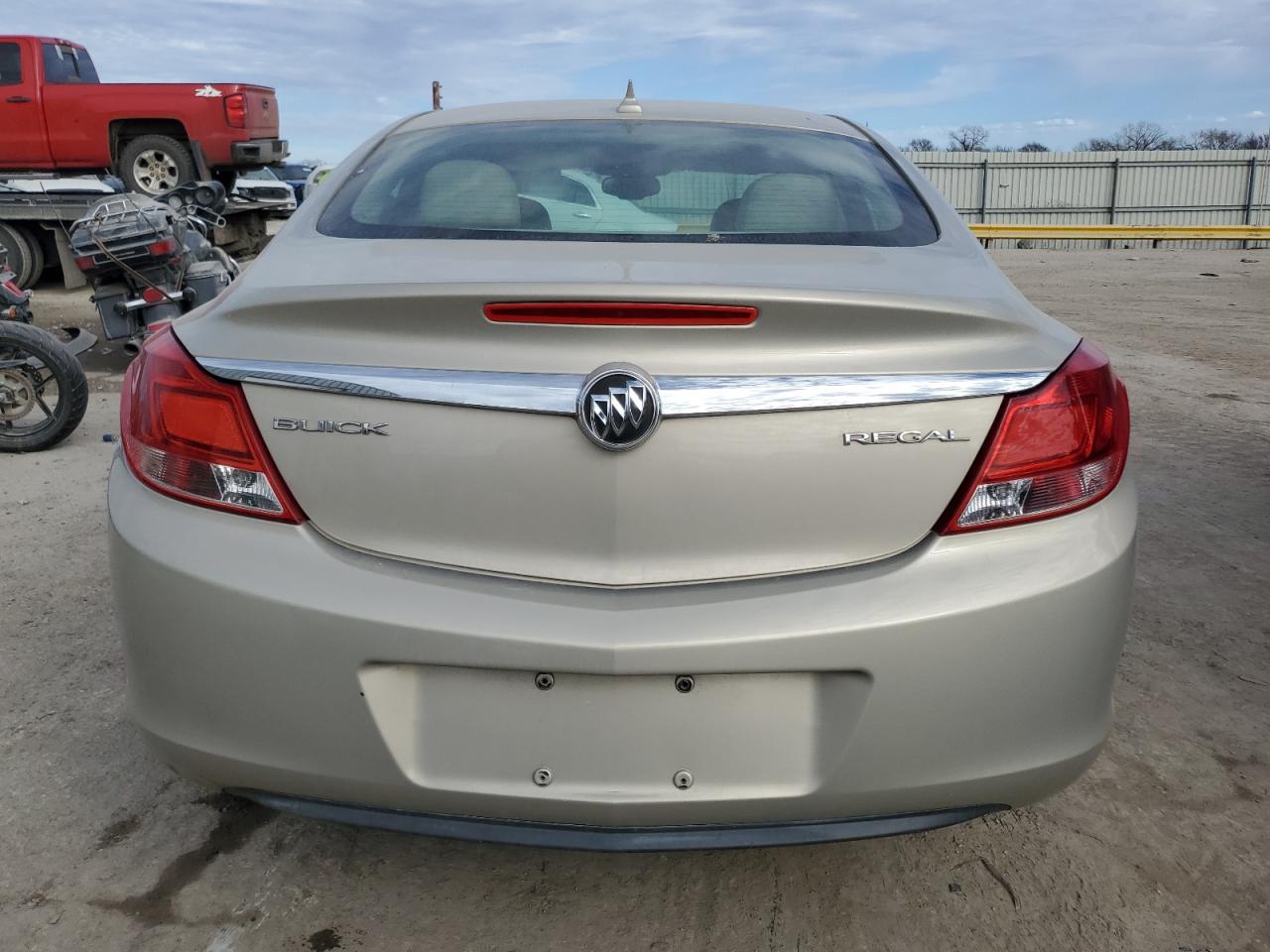 2012 Buick Regal - Image 6