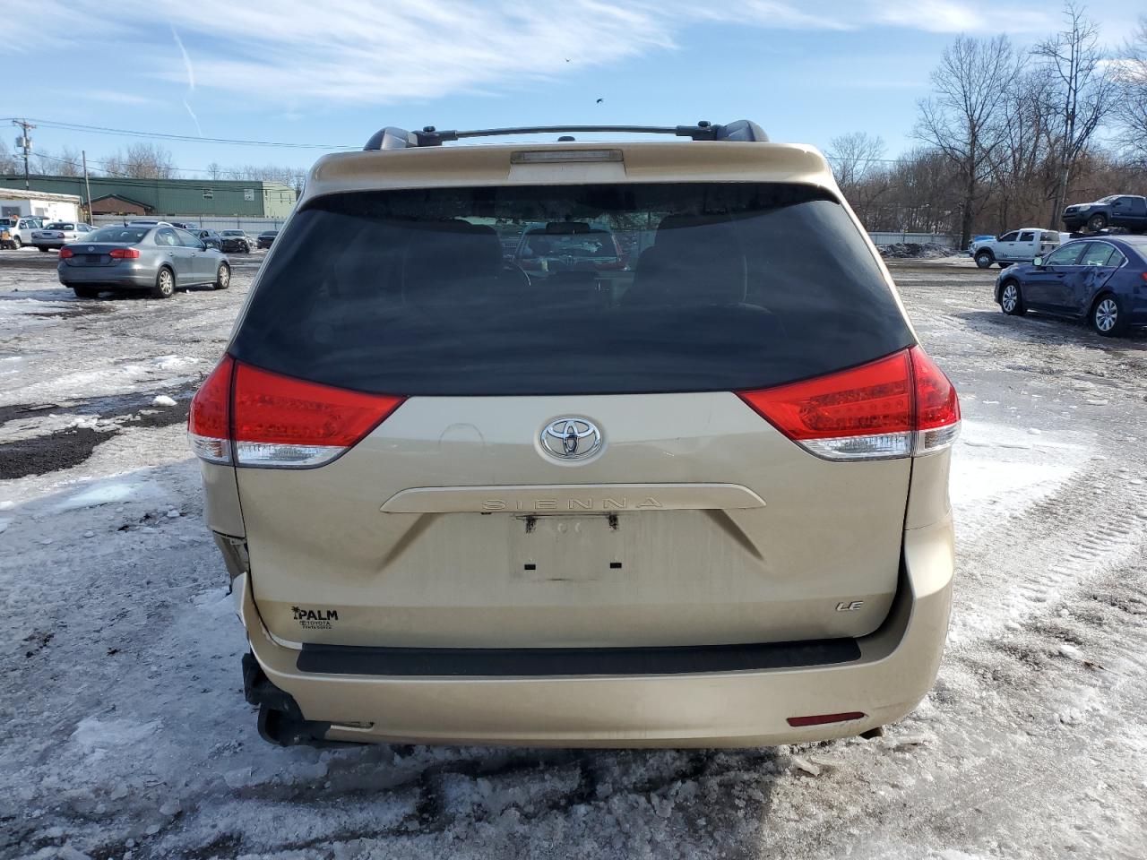 2011 Toyota Sienna - Image 6