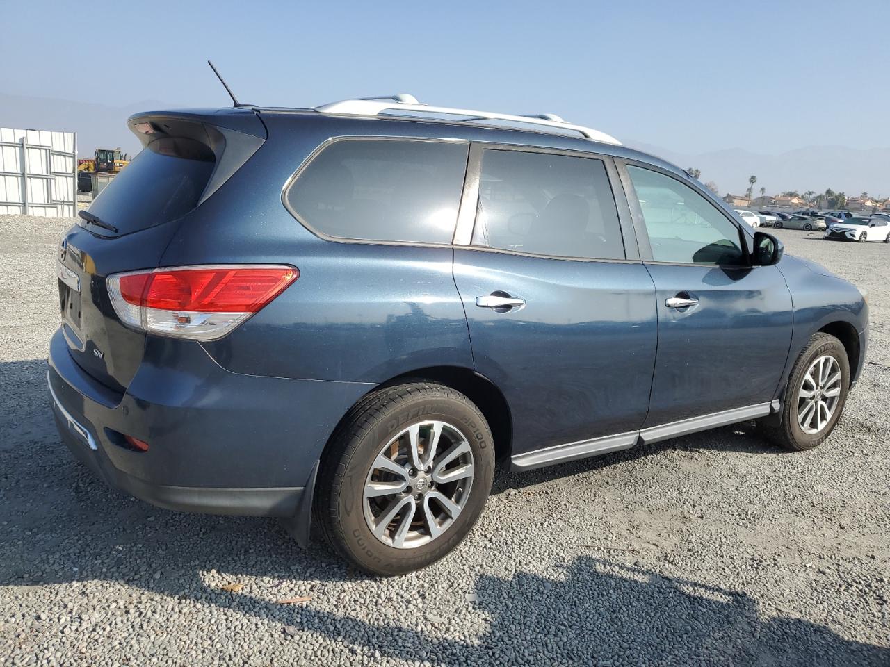 2013 Nissan Pathfinder - Image 3
