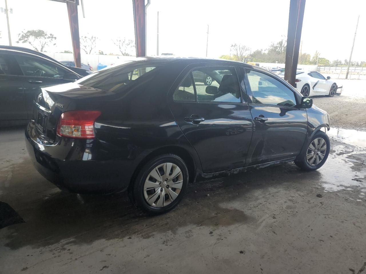 2012 Toyota Yaris - Image 3