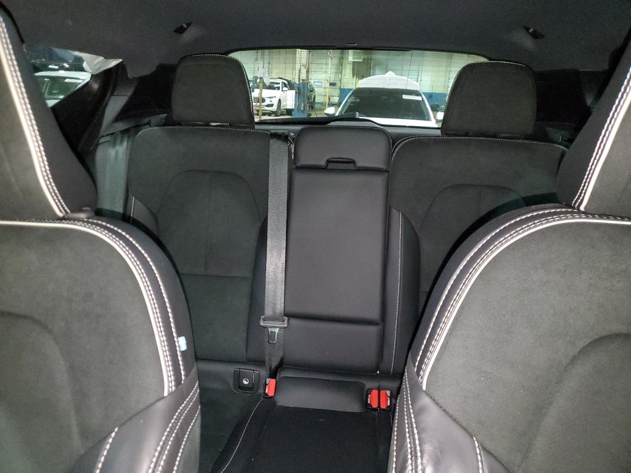 2021 Volvo XC40 - Image 10