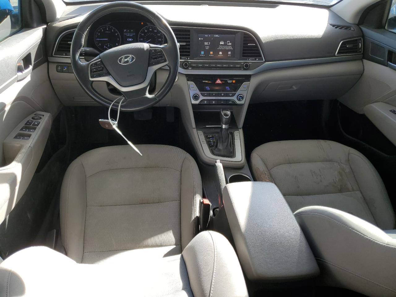 2018 Hyundai Elantra - Image 8