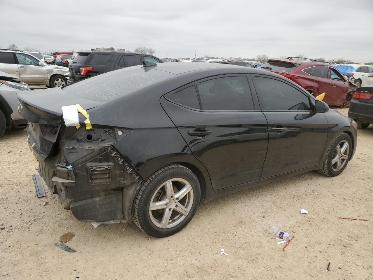 2018 Hyundai Elantra - Image 3