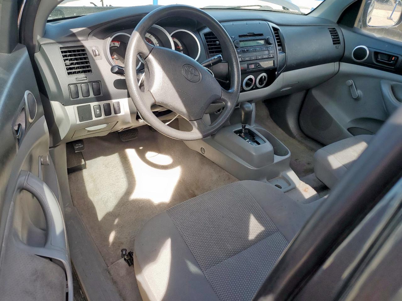 2011 Toyota Tacoma - Image 8