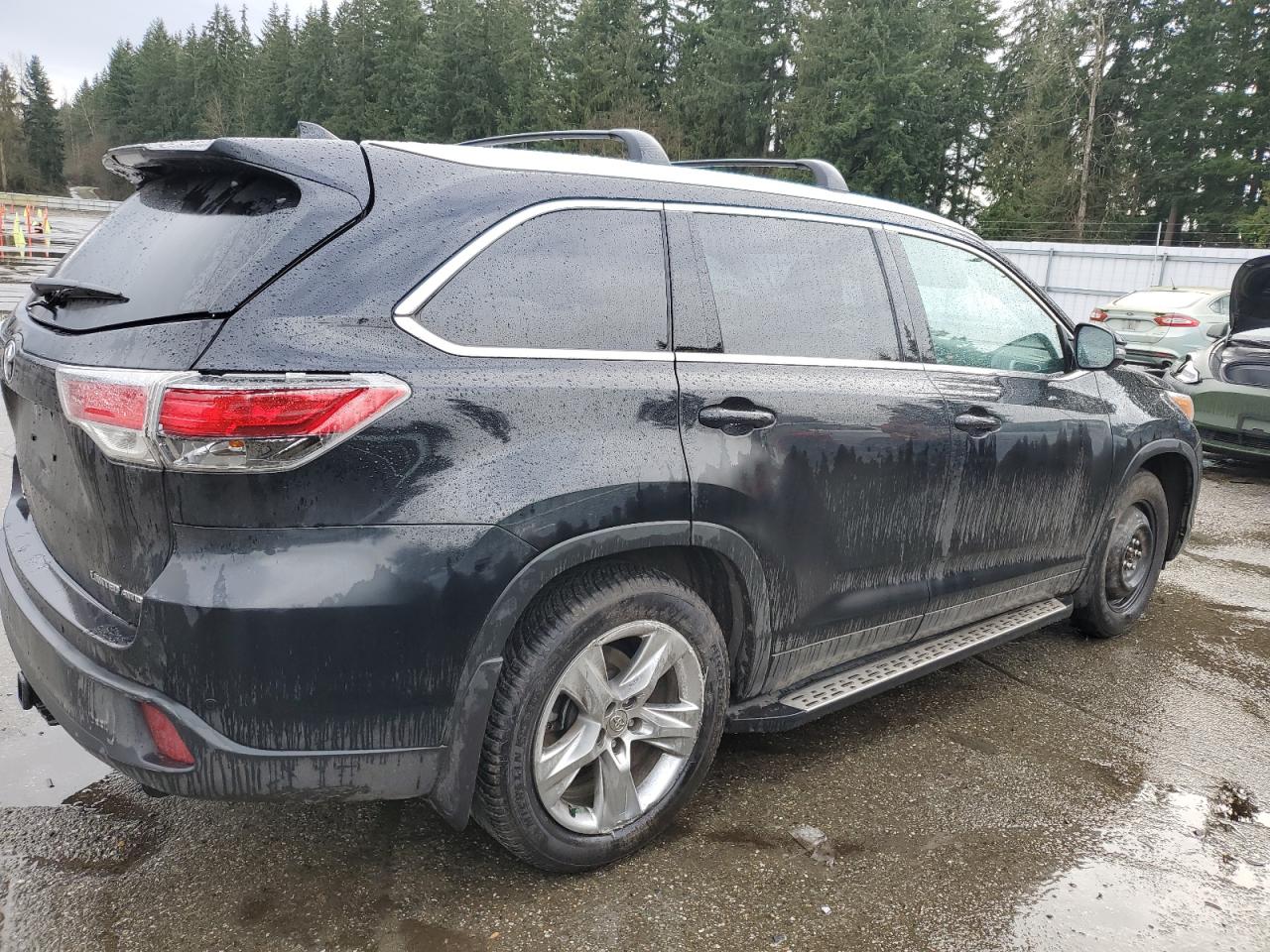 2015 Toyota Highlander - Image 3