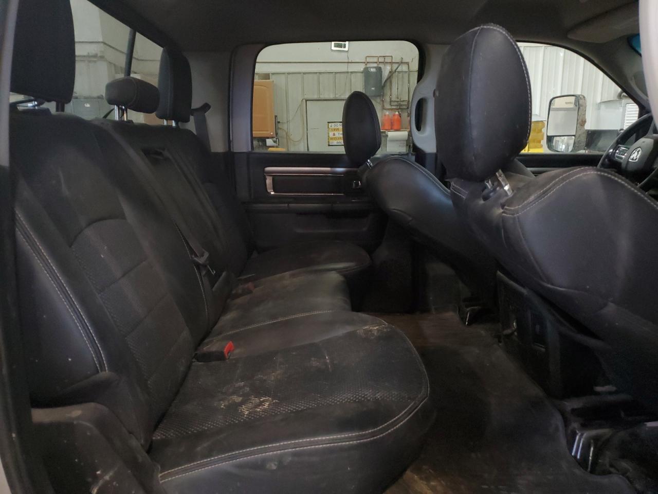 2018 RAM 3500 - Image 10
