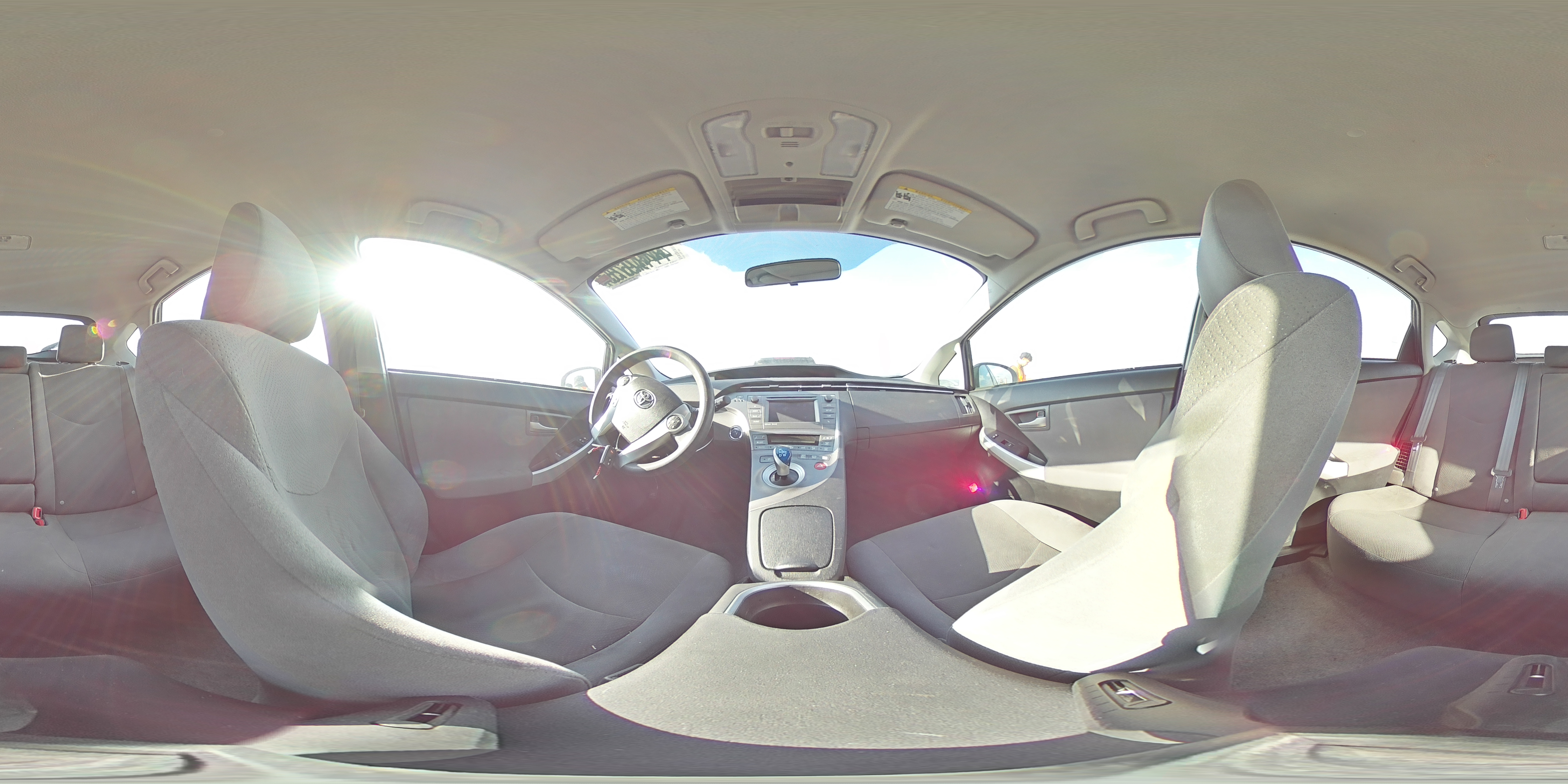 2014 Toyota Prius - Image 12